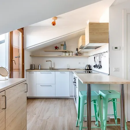 Cozy Studio W/Parking 5 Min Walk From The Bus Stop Milan Exterior photo