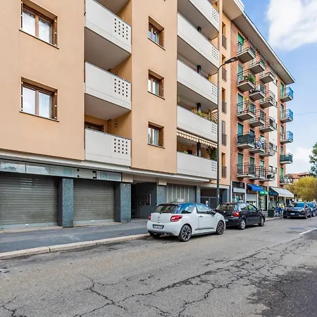 Cozy Studio W/Parking 5 Min Walk From The Bus Stop Milan Exterior photo