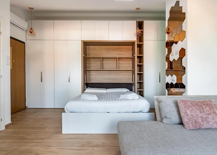 Cozy Studio W/Parking 5 Min Walk From The Bus Stop